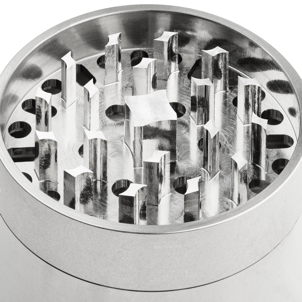 Keefer Reaper 3 Piece Threadless Spice Grinder close up showing detail of teeth